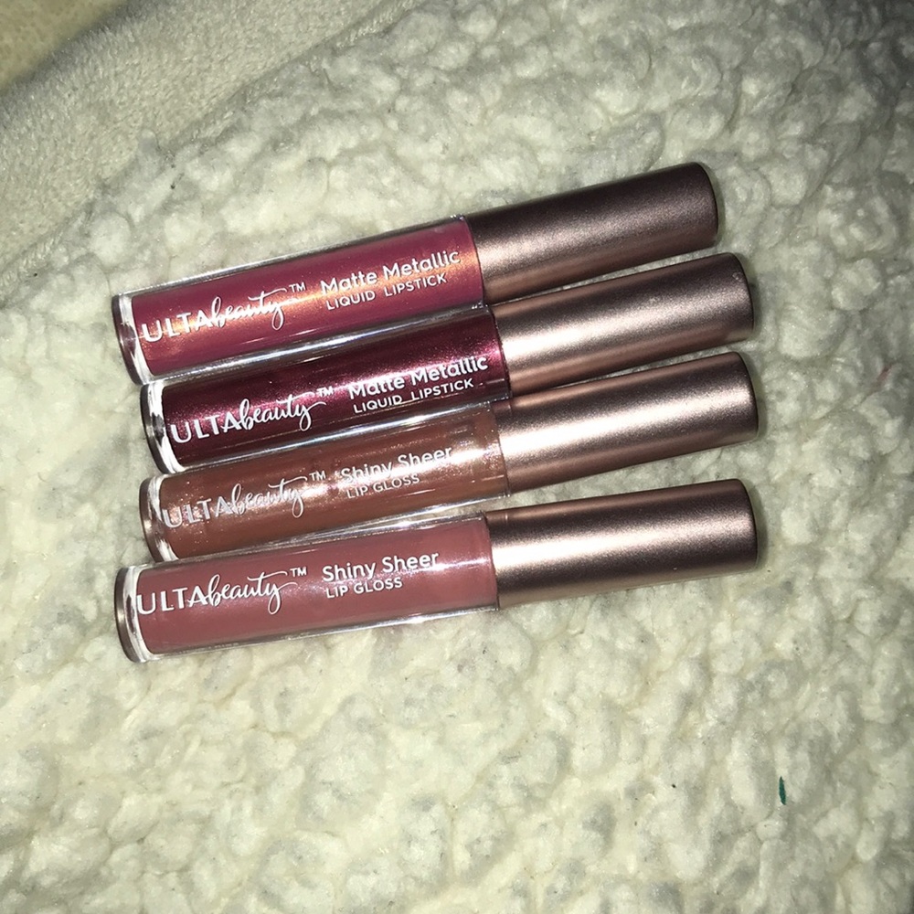 Lipgloss/lipstick bundle